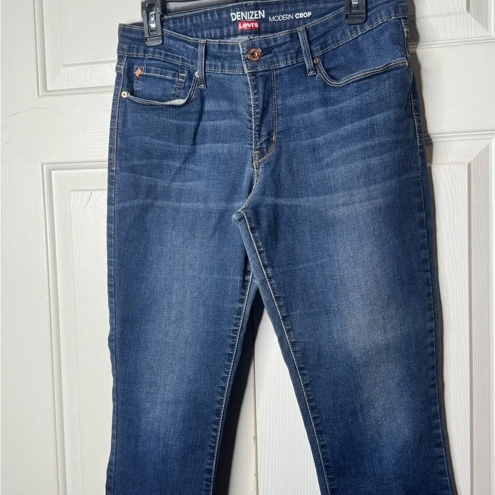 Denizen from Levi's Women's Modern Crop Jeans - Dark Blue - Picture 6 of 16